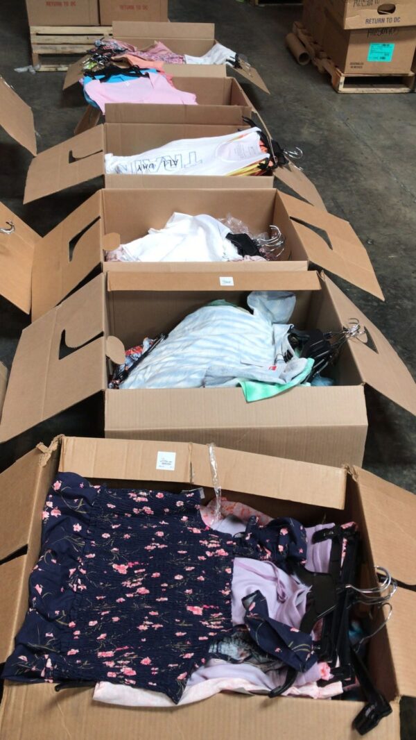 474620806_1668927731171005_3070839466873285597_n.jpg Nordstrom Clothing Pallets