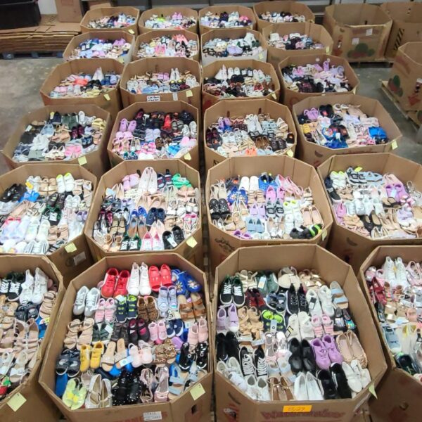 602855247_18307719928252630_8844586439865291650_n.jpg Baby Clothes & Shoes Pallets