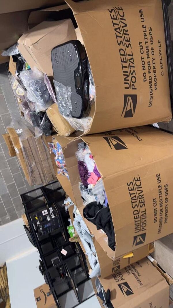 626036169_122146920812964649_3355190538081624176_n.jpg Mixed Retail Brand Liquidation Pallets