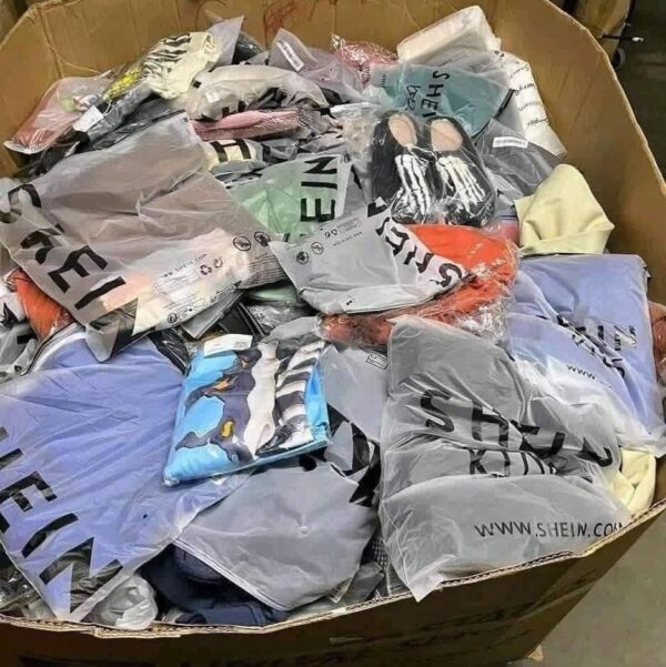 652475937_122177489102828366_5878765534590455346_n.jpg Clothing & Apparel Pallets