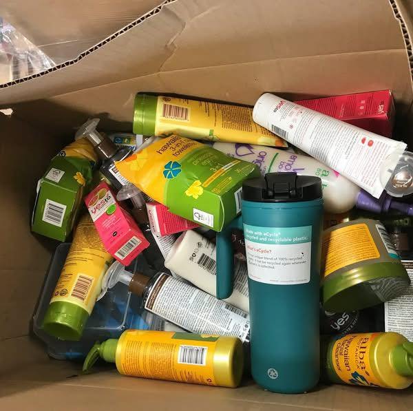 657957593_122178813968828366_6474318184566751840_n.jpg CVS Health & Beauty Liquidation Pallets - Image 9