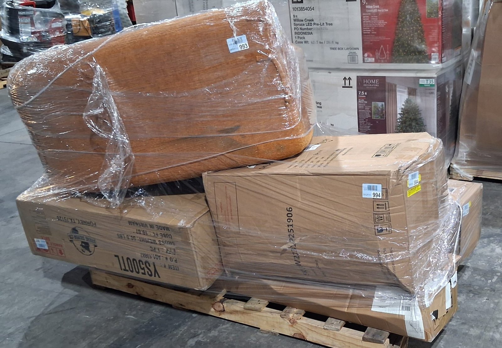 658153195_1354480016717338_4056322590272068732_n.jpg Wayfair Furniture Liquidation Pallets - Image 4