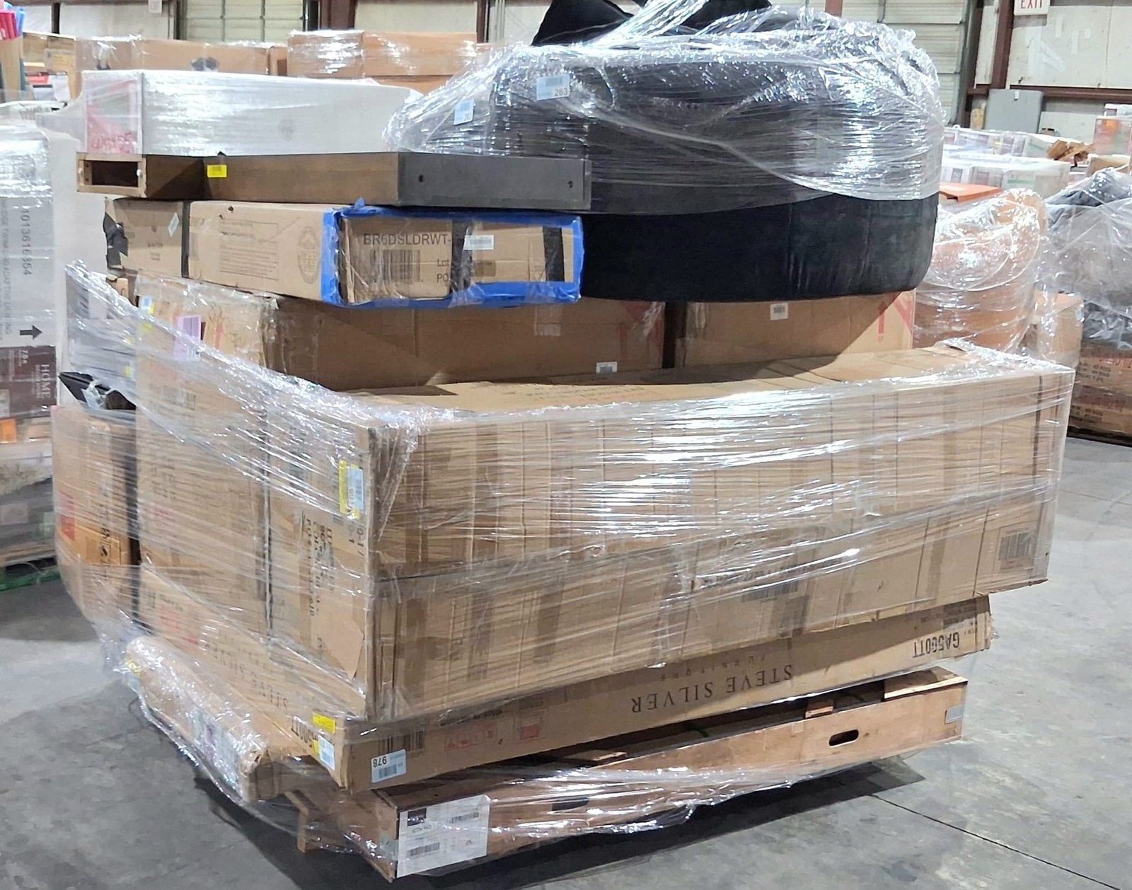 658154806_1354480143383992_7087989105074450741_n.jpg Wayfair Furniture Liquidation Pallets - Image 9