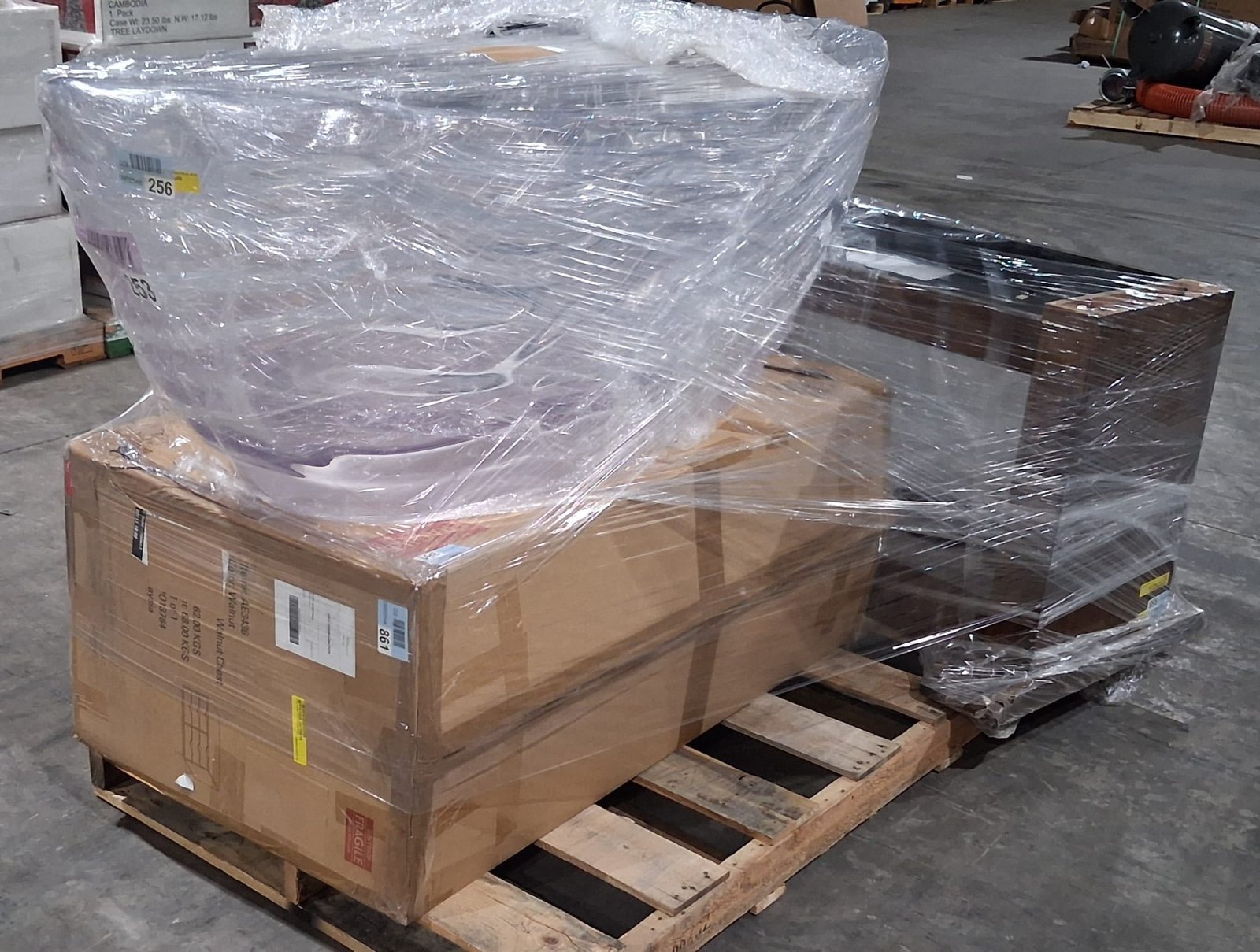 658924960_1354480276717312_7777834567881438383_n.jpg Wayfair Furniture Liquidation Pallets - Image 6