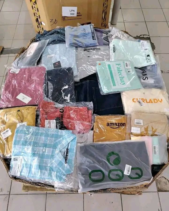 661097971_1283951570536254_7395796633844199286_n.jpg Nordstrom Clothing Pallets - Image 4