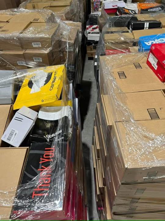 661509606_122171920016889032_8051639143116115986_n.jpg Shoes & Sneakers Pallets for Sale - Image 6