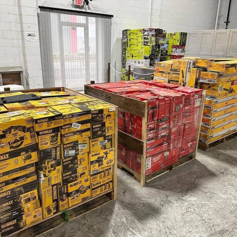 662288209_122121346893160749_3475282233571378673_n-1.jpg Tools and Home Improvement Pallets for Sale - Image 9