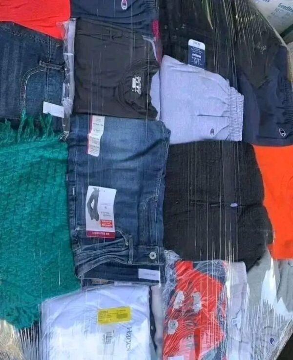 671151715_122109075435275868_7428052288550227058_n.jpg Clothing & Apparel Pallets