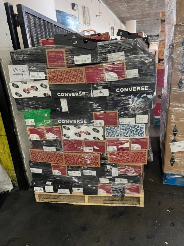 671812130_122157456554895046_887911704082170012_n.jpg Shoes & Sneakers Pallets for Sale