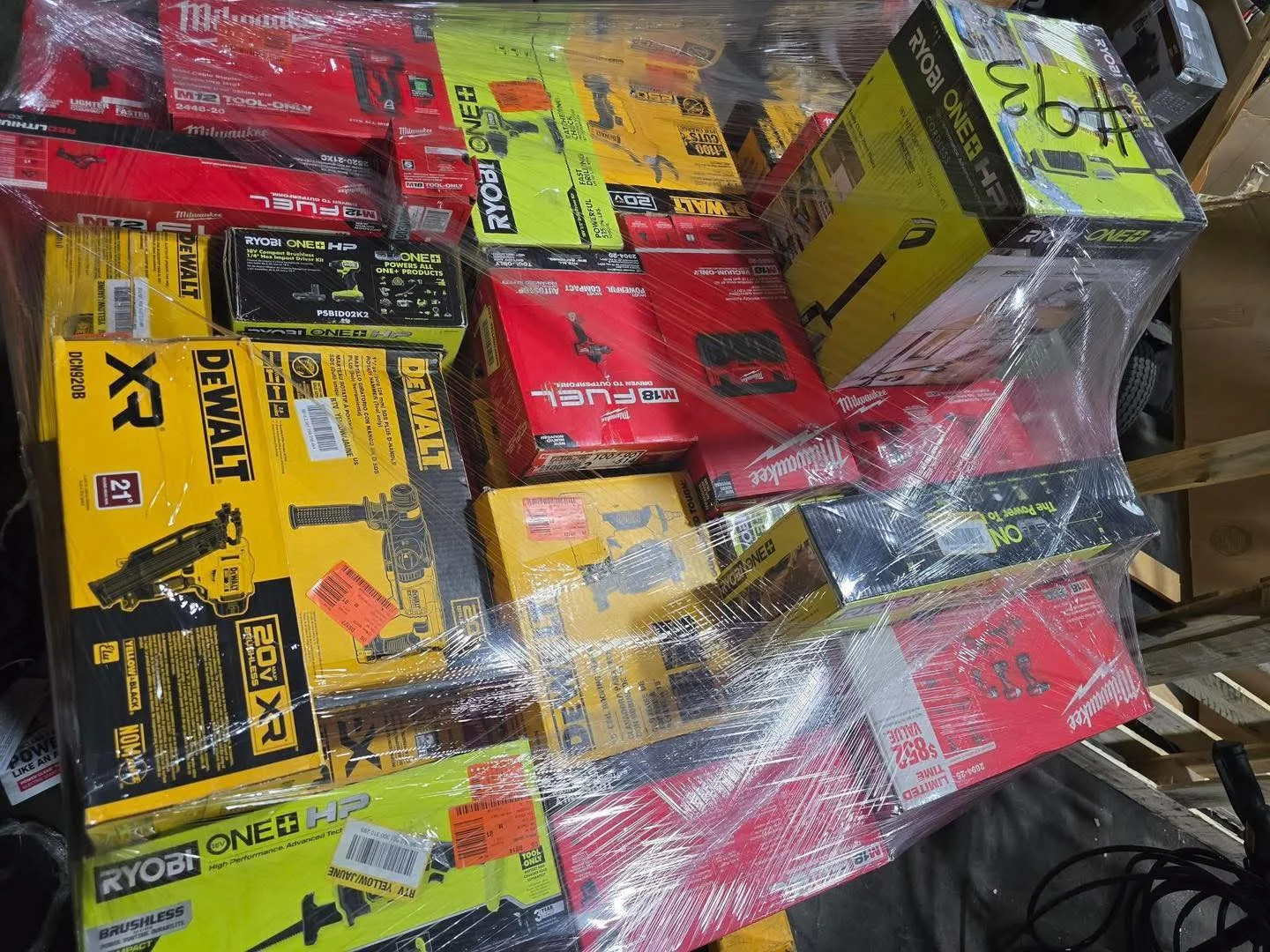 672690078_122183111132828366_3048202355564682652_n.webp Home Depot Pallets Of Tools for Sale - Image 5