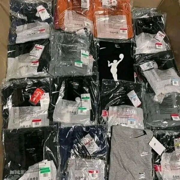 675510383_122178870458941212_3125290566107605641_n.jpg Clothing & Apparel Pallets