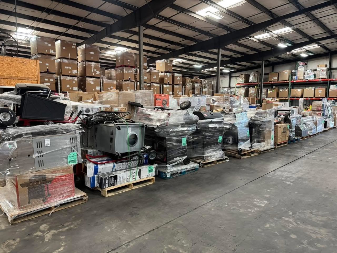 722030822_122103200463329253_1371863686446837388_n.jpg Grill Pallets for Sale