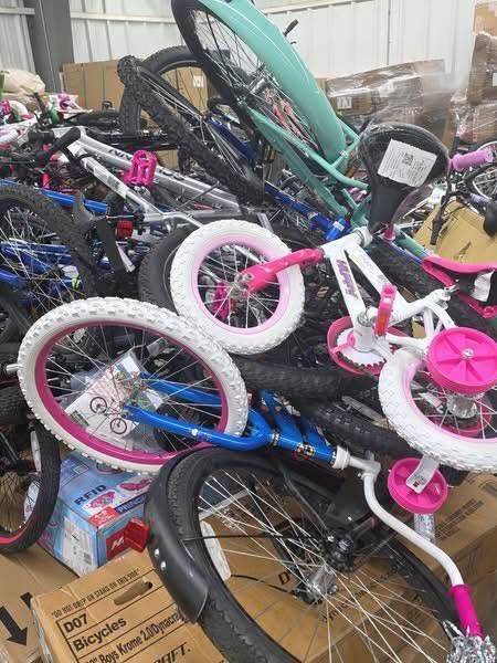 728653545_1002212942599619_8801902716312155927_n.jpeg Bicycle Liquidation Wholesale - Image 2