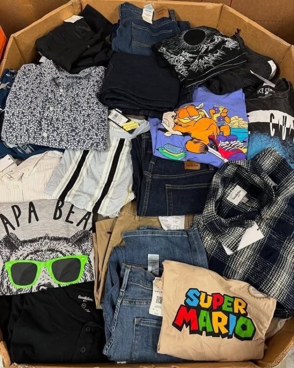 730437165_122113092891354546_8599288100409590464_n.jpg Nordstrom Clothing Pallets