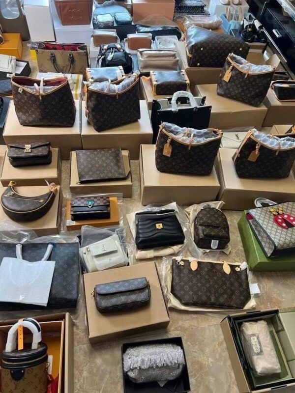 Branded Ladies Handbags Pallet – 200 Pieces Luxury Designer Bags Wholesale