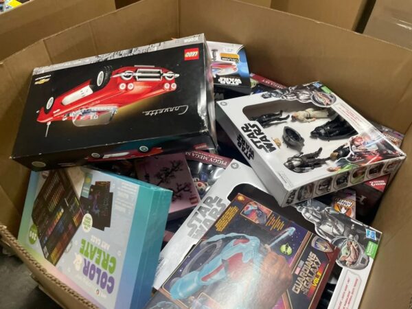 img_0746-1.jpeg Premium Toys Liquidation 500 Pieces Per Pallet