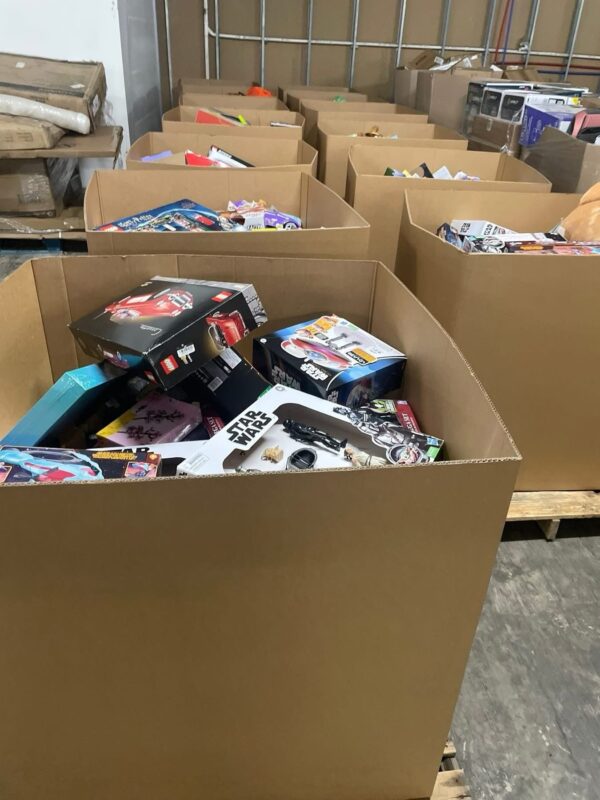 img_0747-1.jpeg Premium Toys Liquidation 500 Pieces Per Pallet