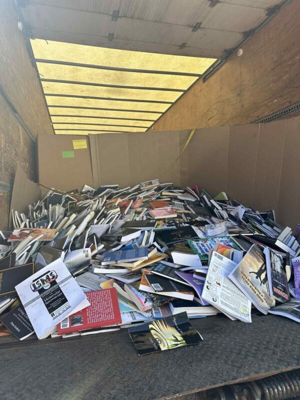 img_4212.jpeg Mixed Books Pallets | 900–1000 Books Wholesale Liquidation Bulk Deals