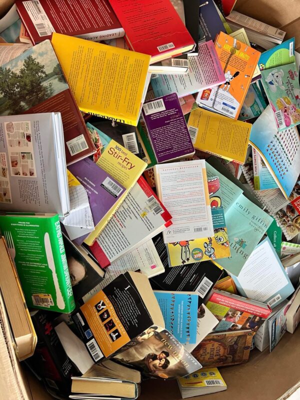 img_4524.jpeg Mixed Books Pallets | 900–1000 Books Wholesale Liquidation Bulk Deals