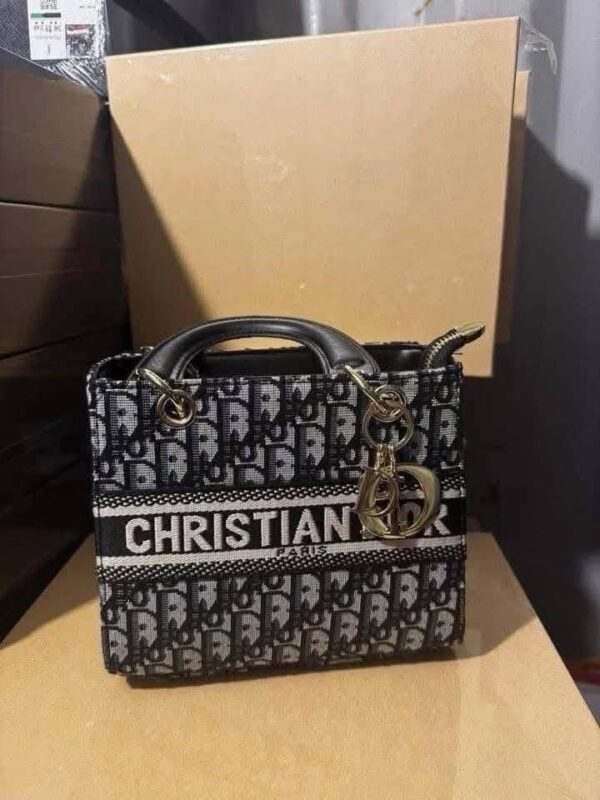 Branded Ladies Handbags Pallet – 200 Pieces Luxury Designer Bags Wholesale