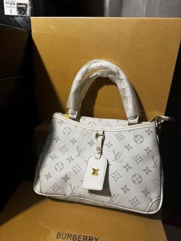 Branded Ladies Handbags Pallet – 200 Pieces Luxury Designer Bags Wholesale