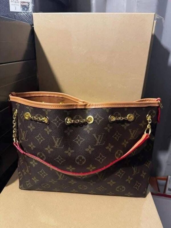 Branded Ladies Handbags Pallet – 200 Pieces Luxury Designer Bags Wholesale