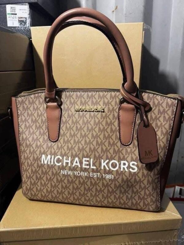 Branded Ladies Handbags Pallet – 200 Pieces Luxury Designer Bags Wholesale
