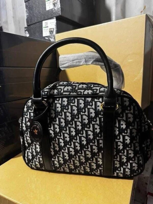 Branded Ladies Handbags Pallet – 200 Pieces Luxury Designer Bags Wholesale